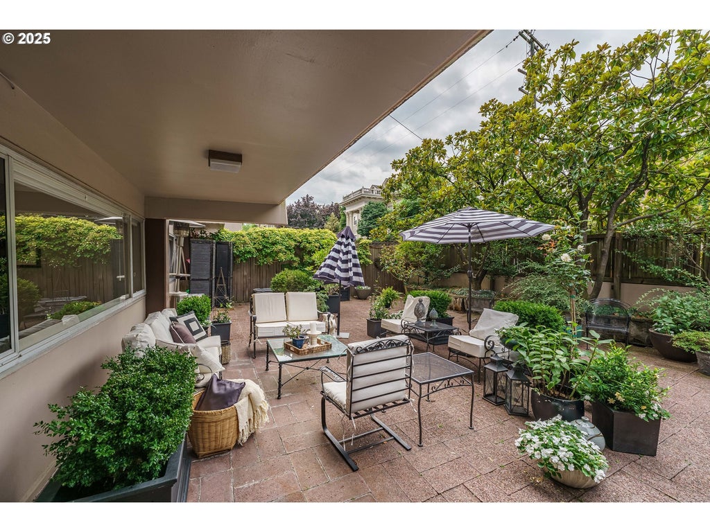 2323 Sw Park Pl 105-6, Portland