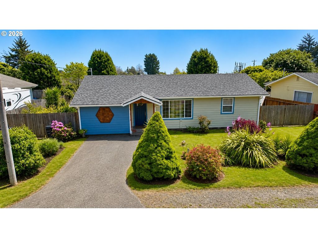 321 Maple St, Brookings