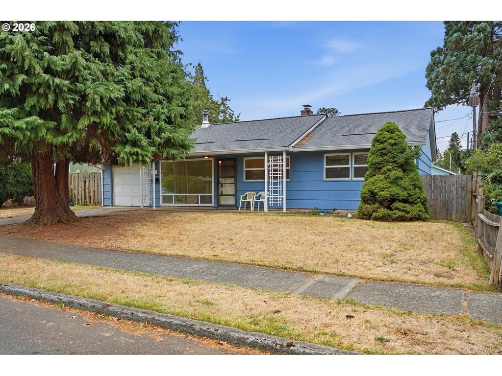 10722 Ne Thompson St, Portland