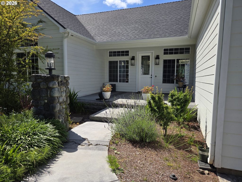 95950 N Bank Rogue River Rd, Gold Beach