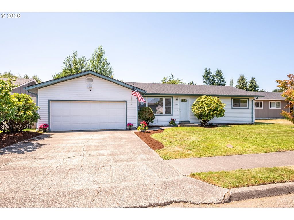 1703 33rd Ave, Longview