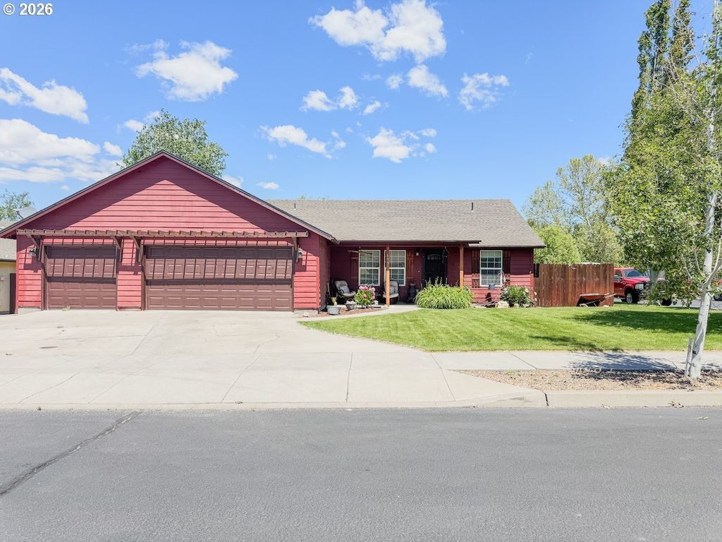 699 Ne Fieldstone Ln, Prineville