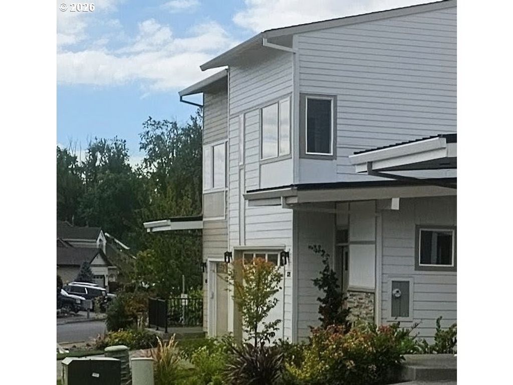 200 Black Hawk Ct, Columbia City
