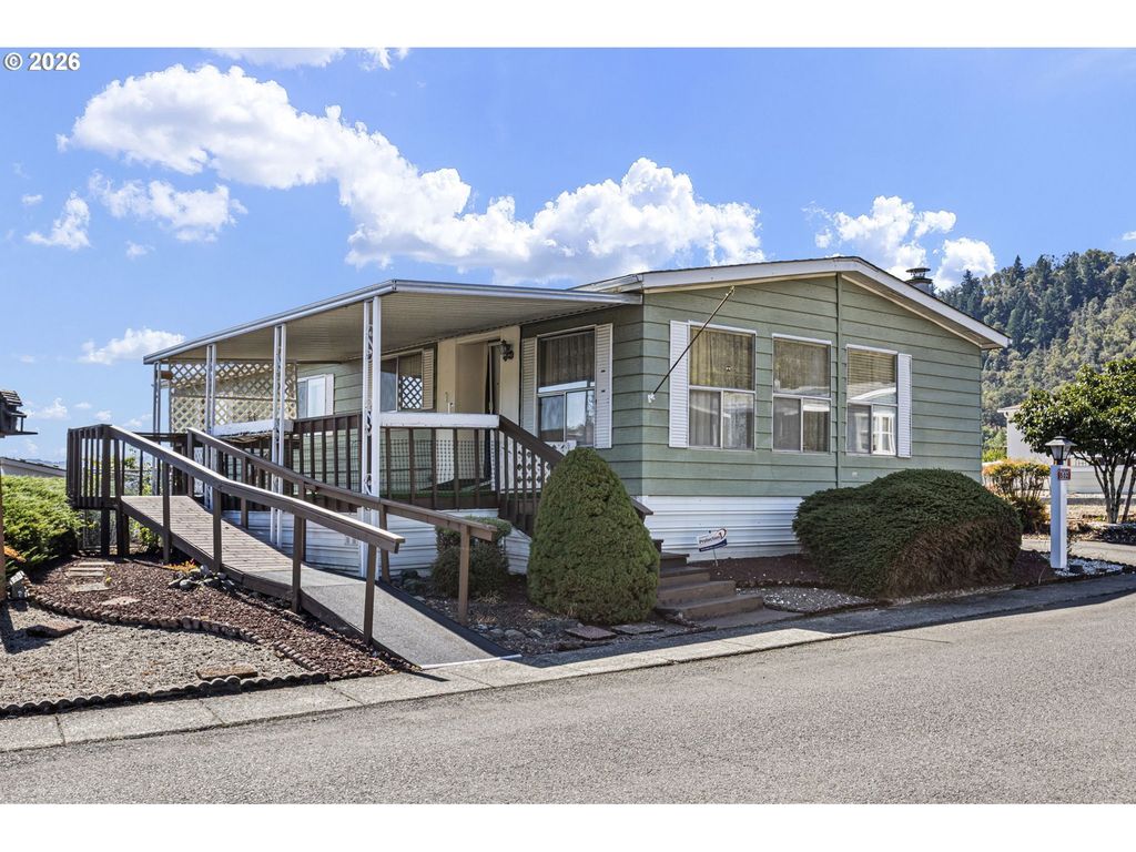 502 Shadow Ranch Ln, Roseburg