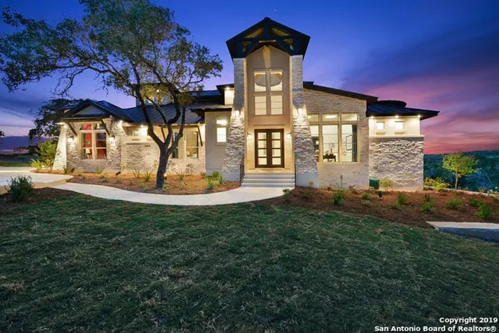 5732 Heidrich Ct, New Braunfels