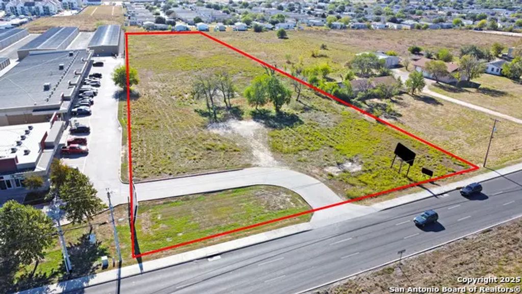 2050 N Interstate 35, New Braunfels