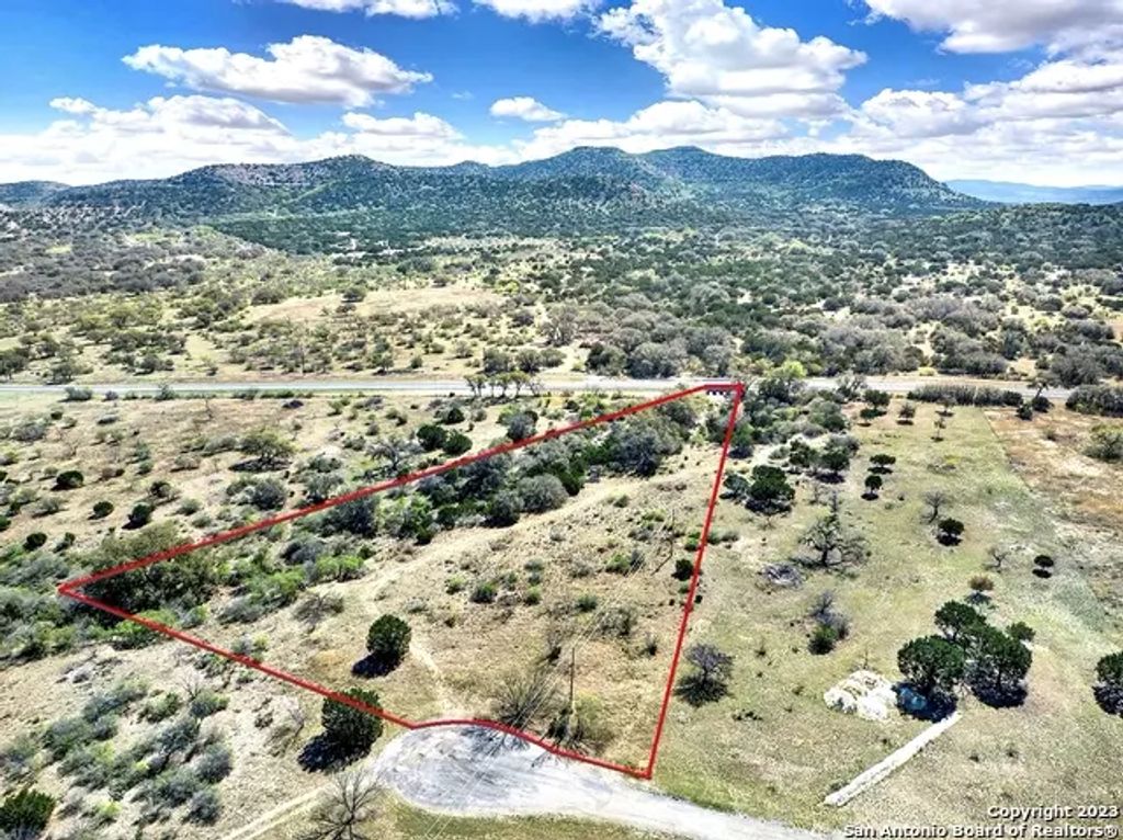 316 Robin Rd, Camp Wood
