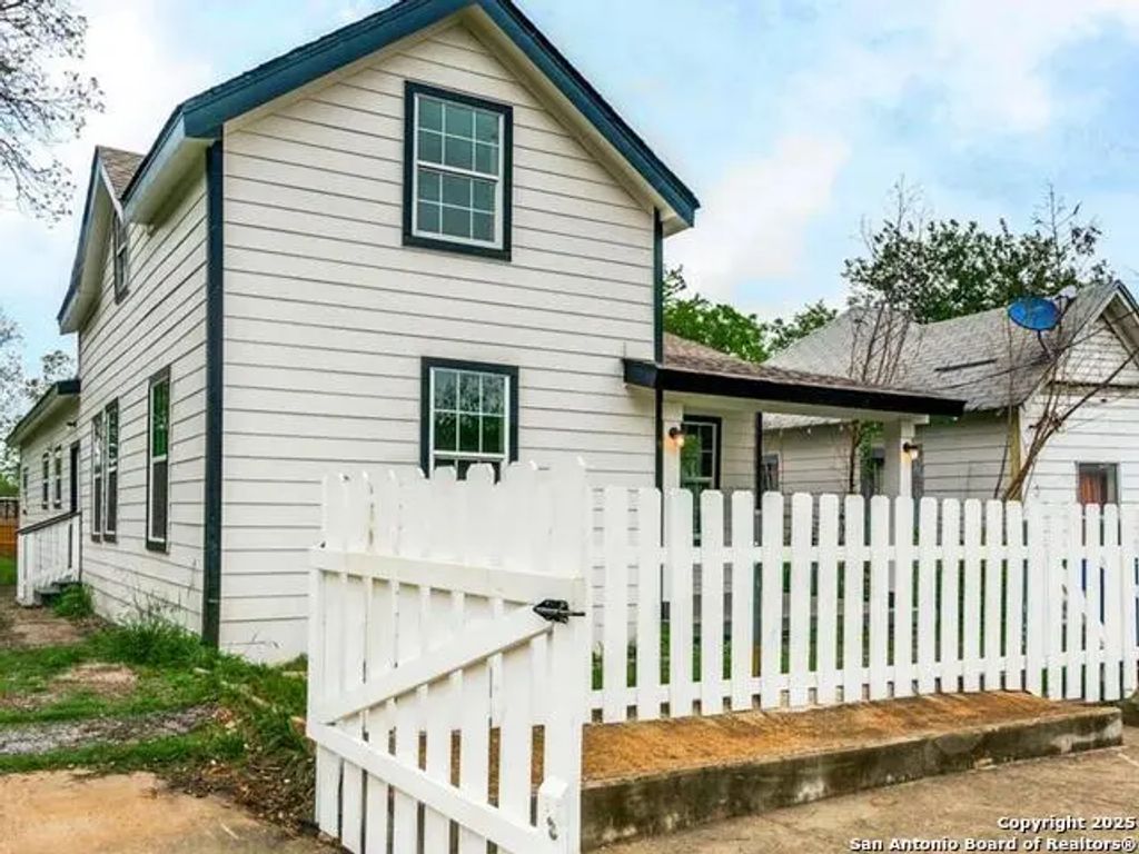 941 W Myrtle St, San Antonio