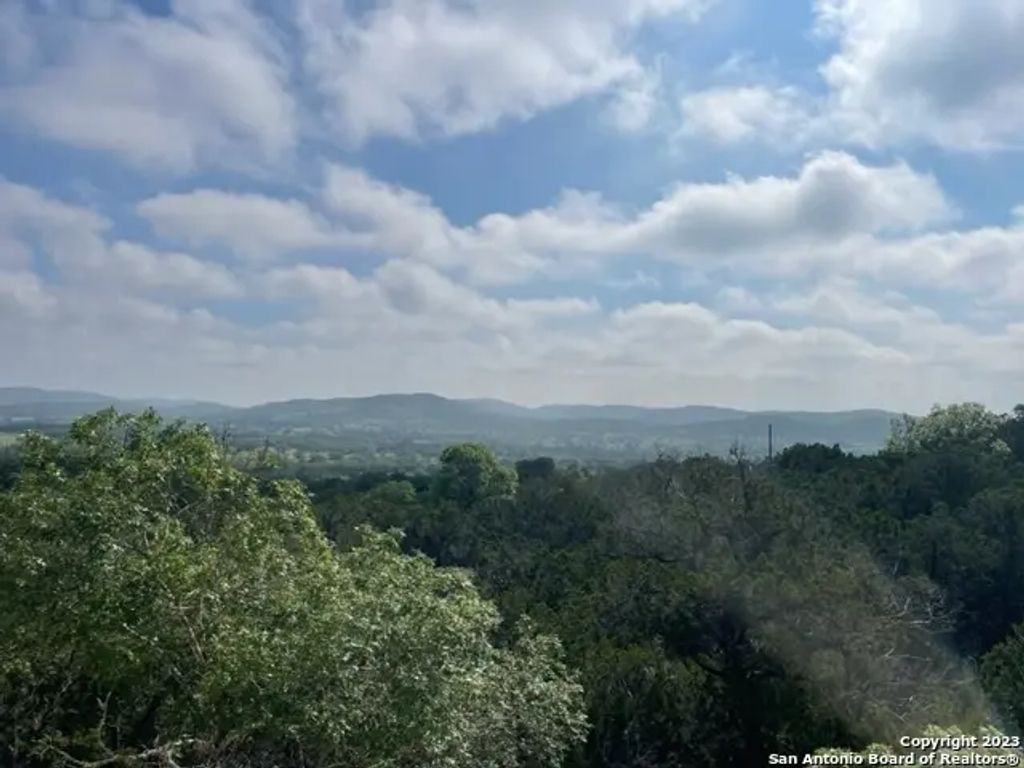 63 Saddleback Ridge Trail, Bandera