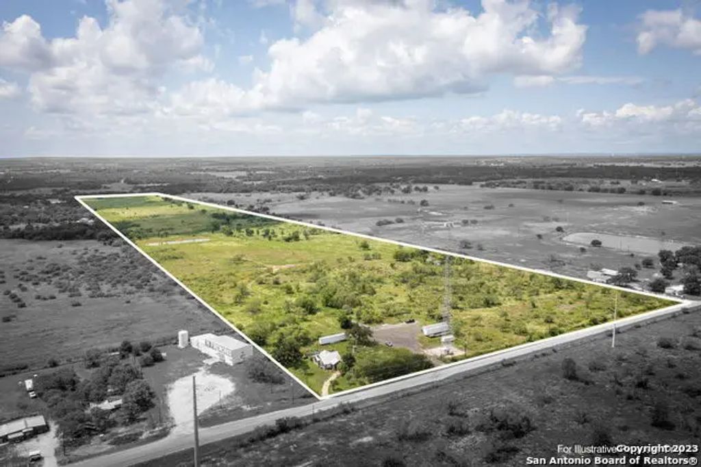 181 Pine Meadow Rd, Seguin