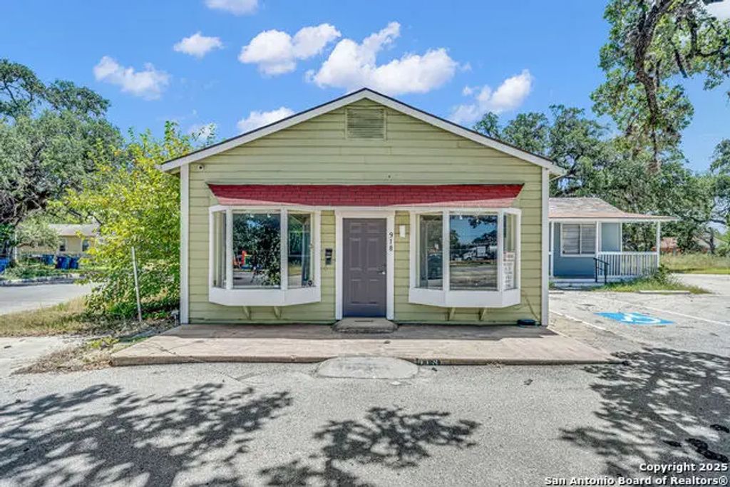 918 E Highway 97, Pleasanton