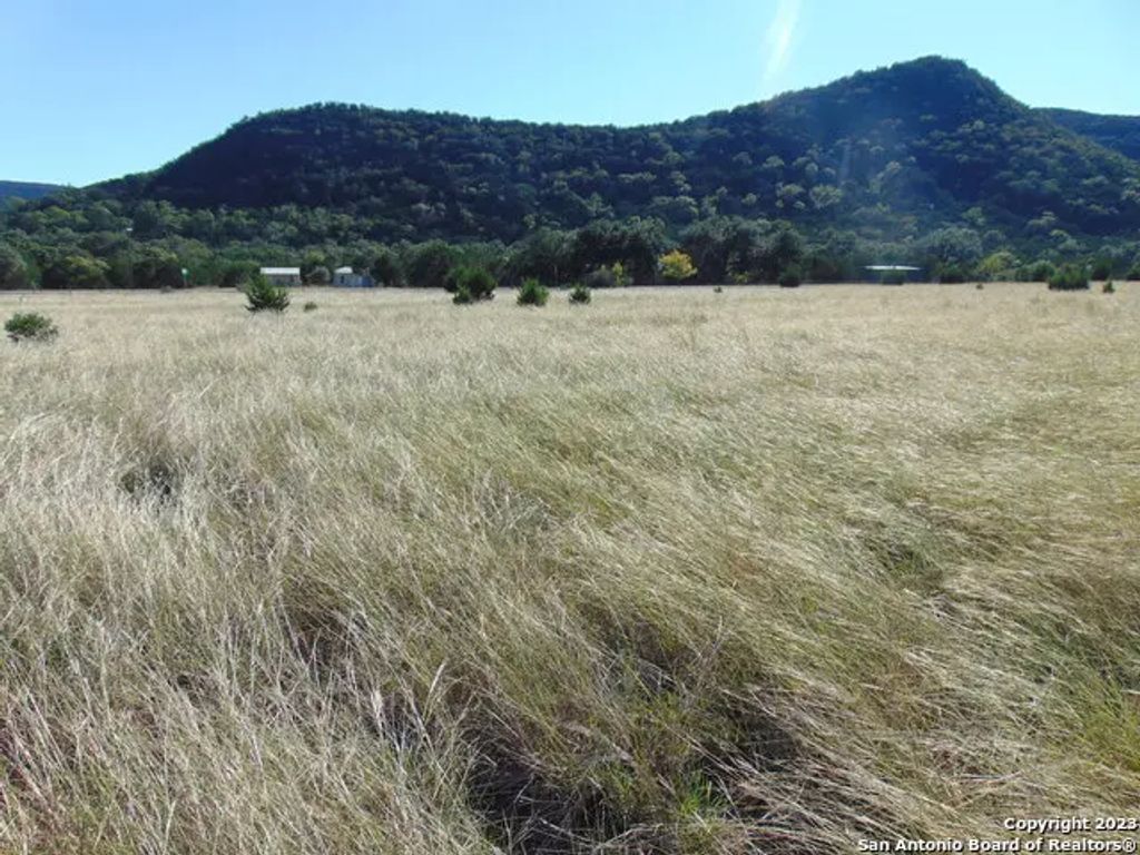 W Ranch Road 337, Leakey