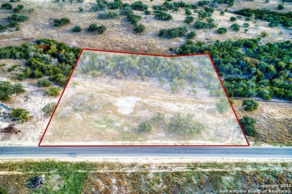 195 Wells Springs Dr, Kerrville