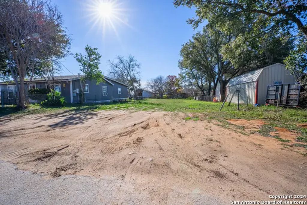 7988 E 5th St, Somerset