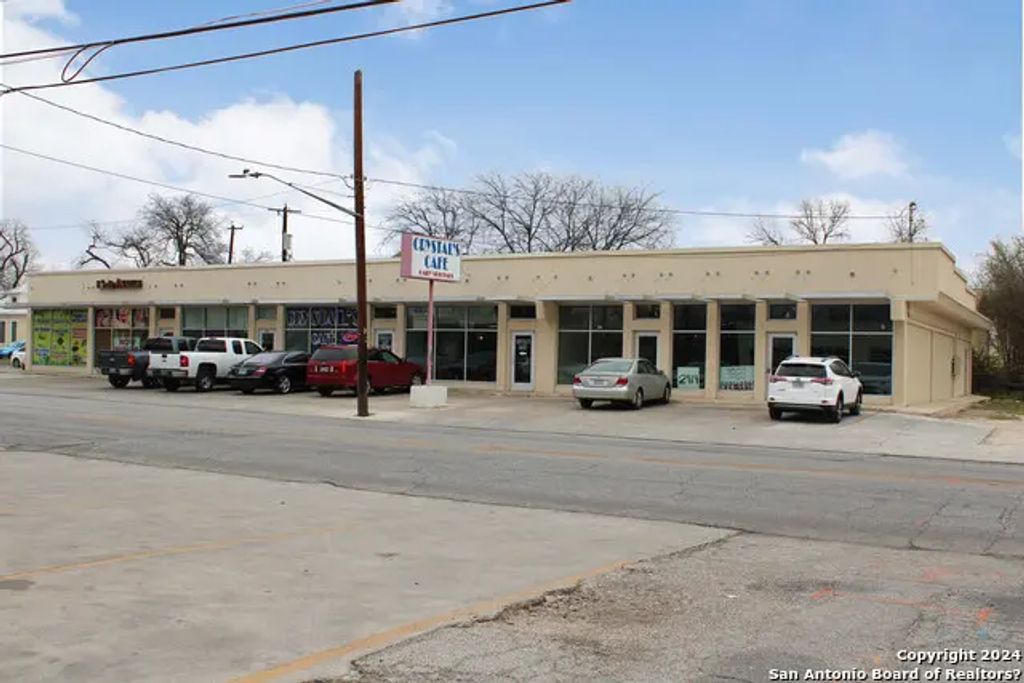 2426 N Zarzamora St, San Antonio