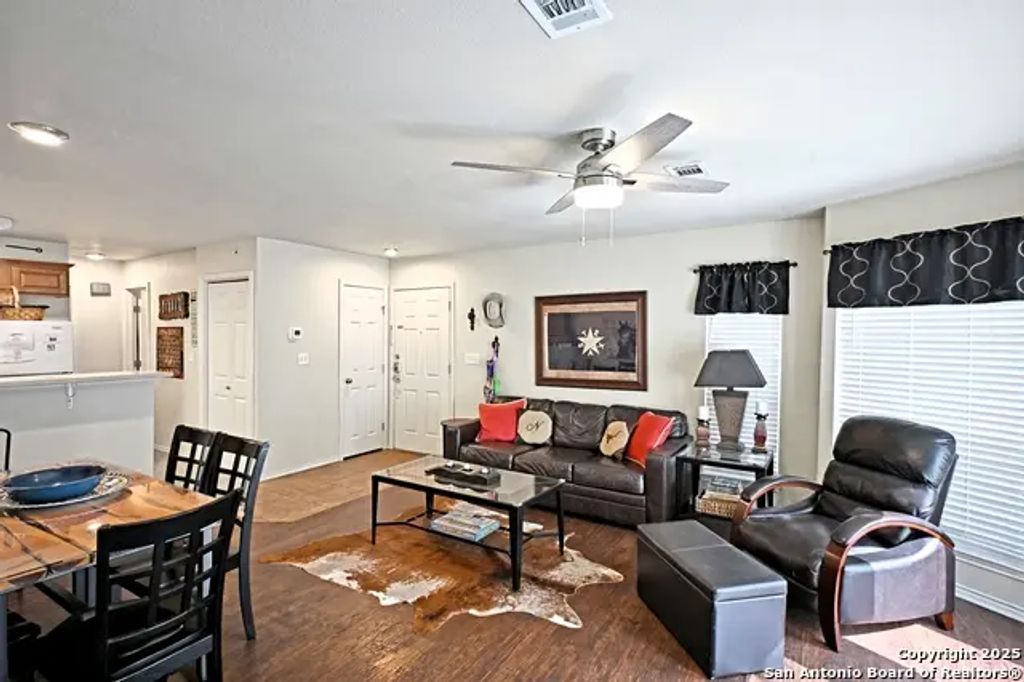 730 E Mather St J-301, New Braunfels