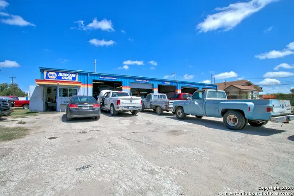 119 W Lindbergh Blvd, Universal City