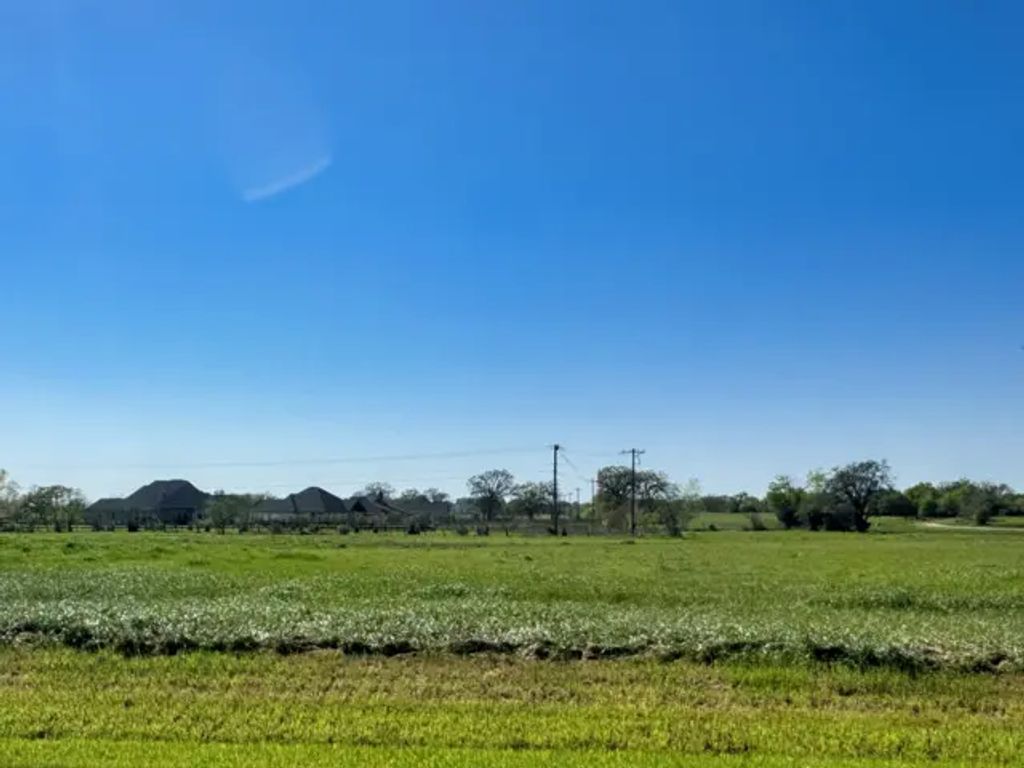 10069 Panther Creek Drive, Iola