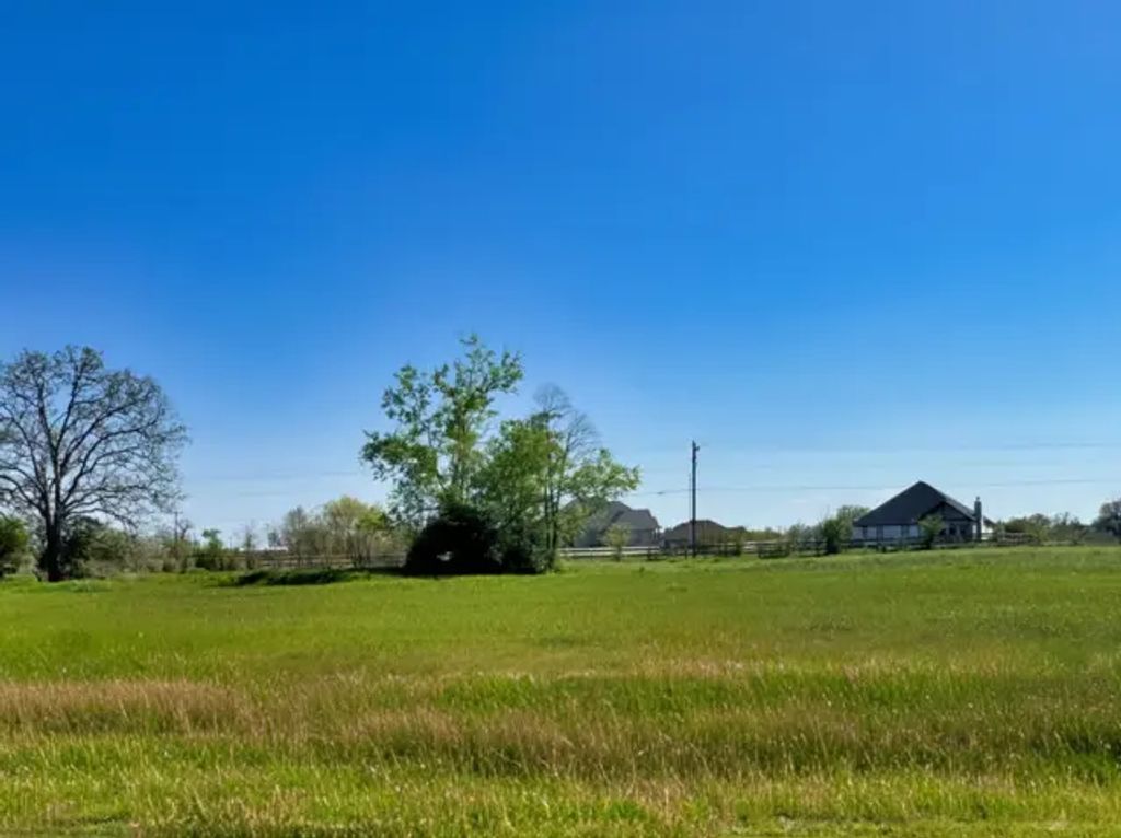 10071 Hidden Pond Drive, Iola