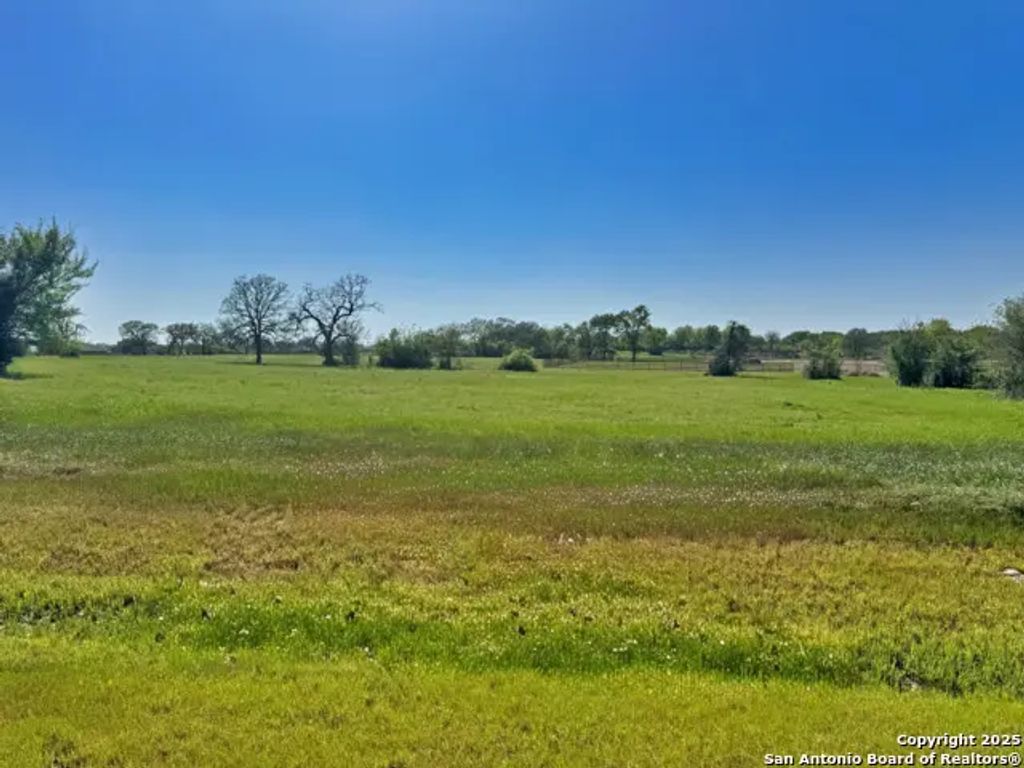 10237 Panther Creek Drive, Iola