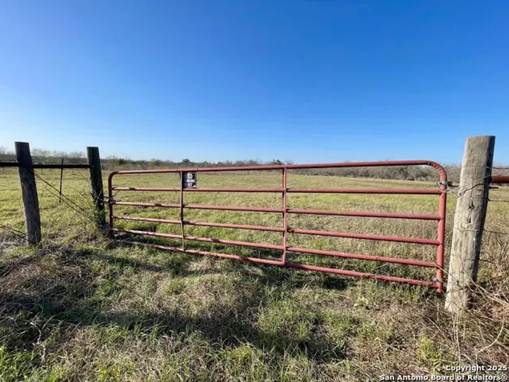 Tract 2 West King Lane, Beeville
