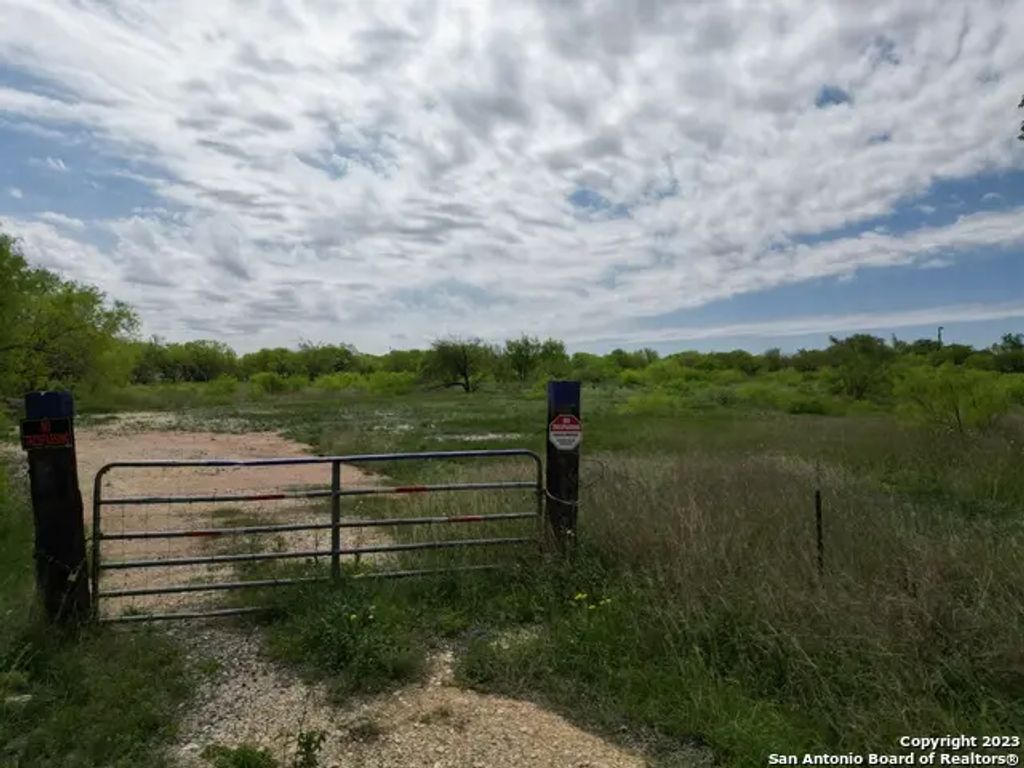 2020 Goeth Rd, San Antonio