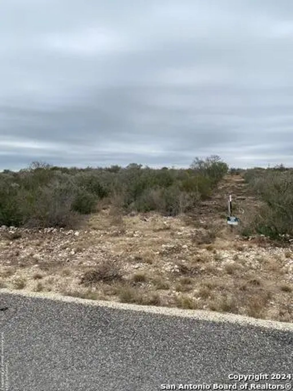 264 Legend Hills Rd, Uvalde