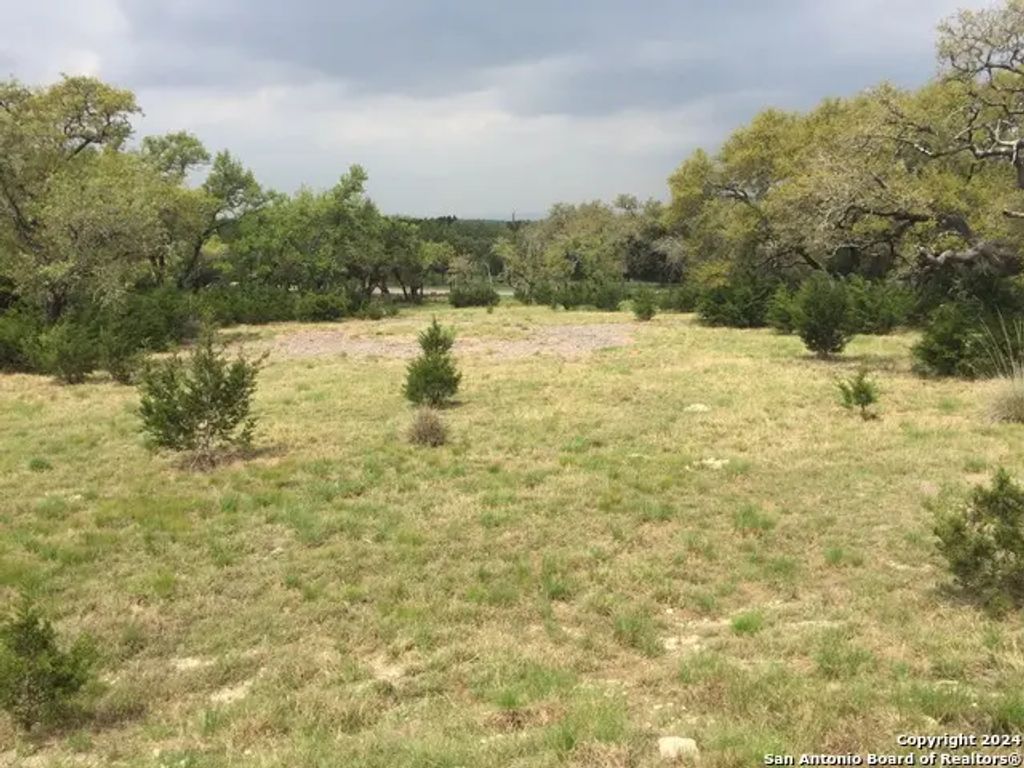 325 Vista View Dr, Boerne