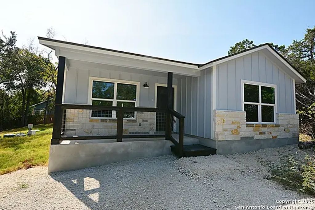 216 Remington Rd, Spring Branch