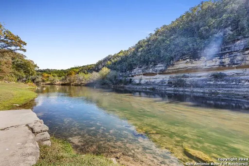 540 River Run 114, New Braunfels
