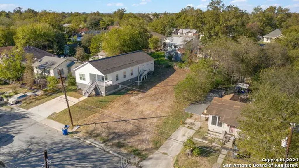 1827 Center St, San Antonio