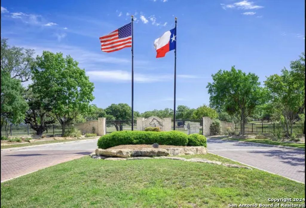 251 Highgate Drive, Bandera