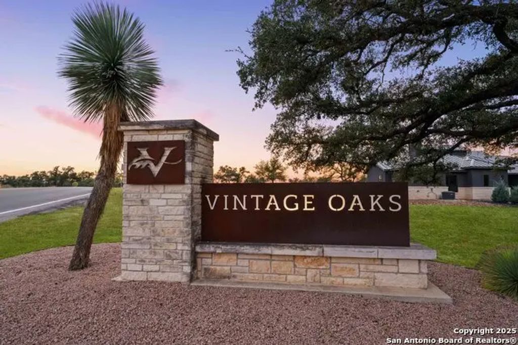 287 Brook Cyn, New Braunfels