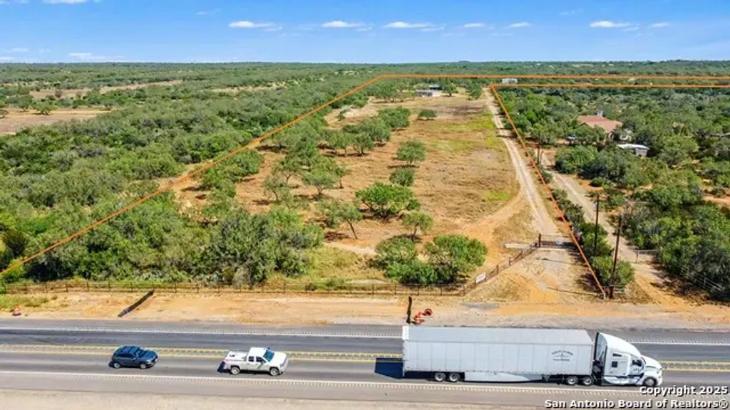 20757 Us Highway 83, Laredo