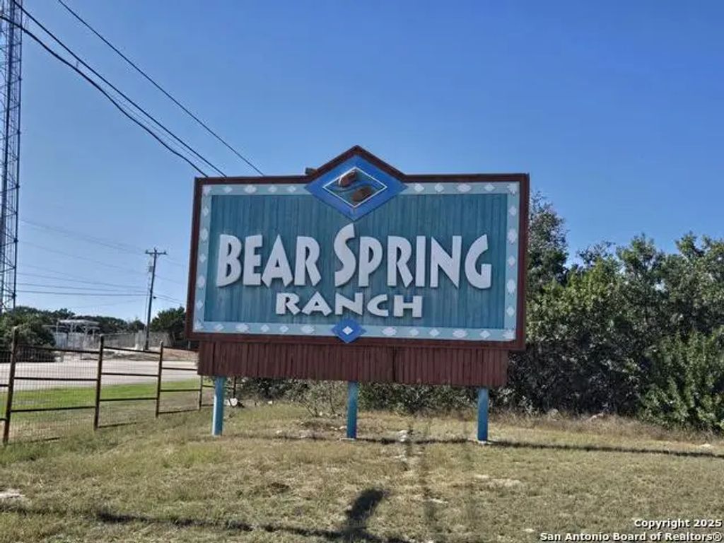 457 County Road 2767, Mico