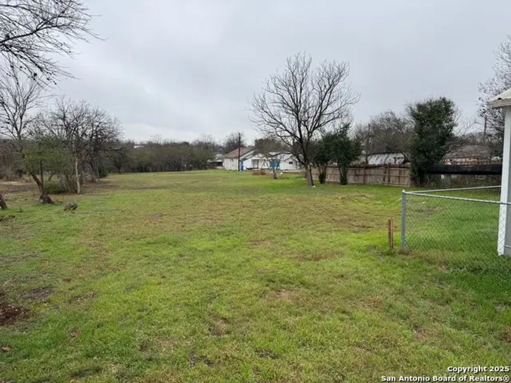 237 Chickering Ave, San Antonio