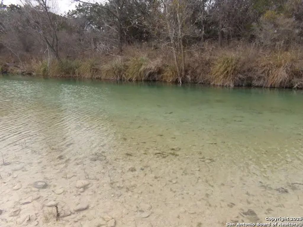 5 Pvt Rd 2560, Uvalde