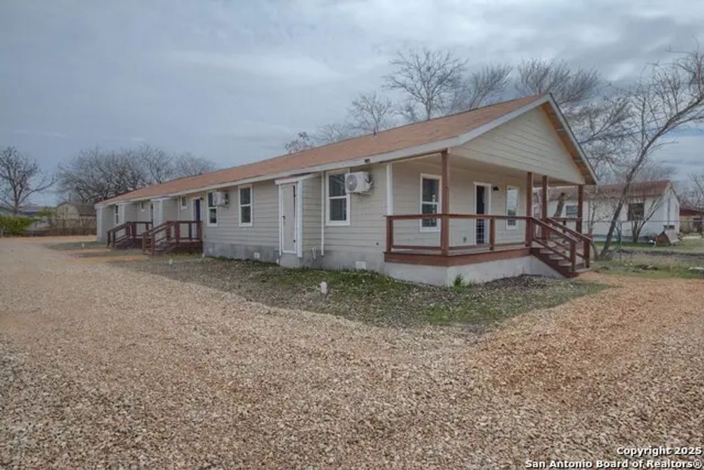 2702 Observation Dr 2, San Antonio