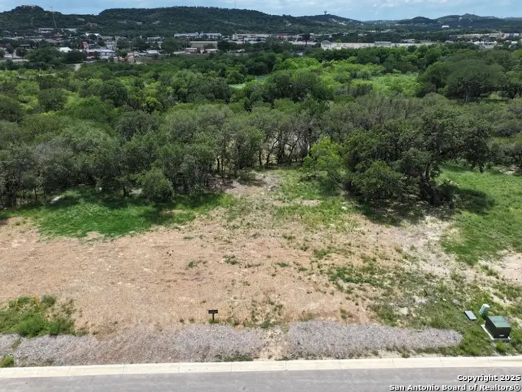 24635 Cliff Line, San Antonio