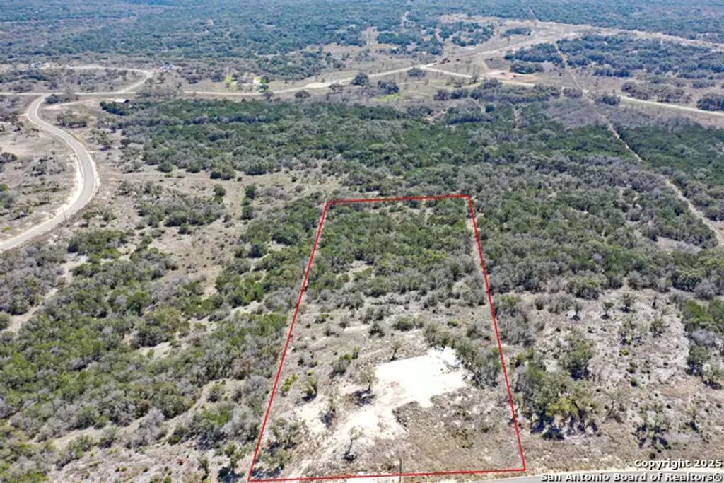 721 Crescent, Hondo