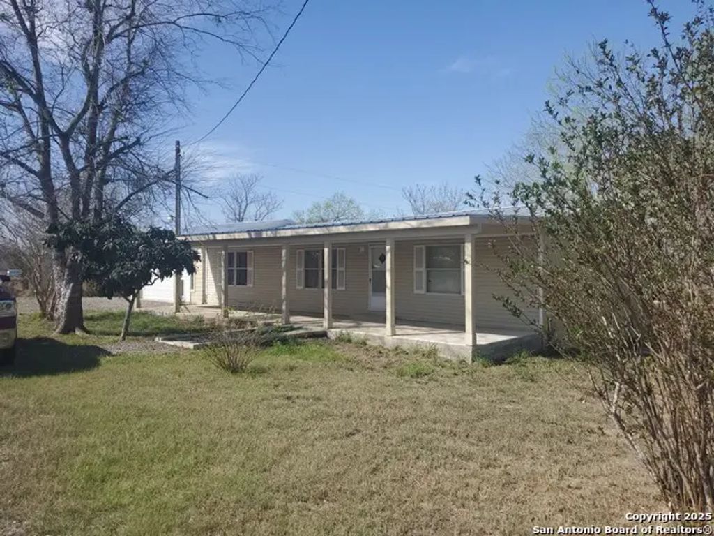 3135 E Fm 476, Poteet