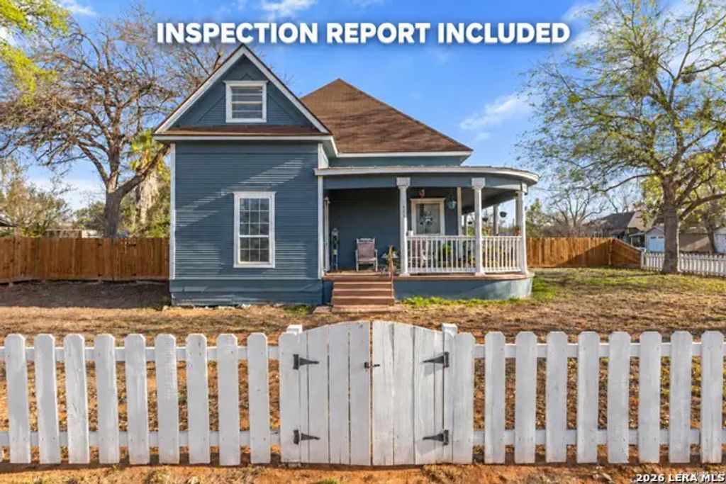 421 E Rio Grande, Pearsall