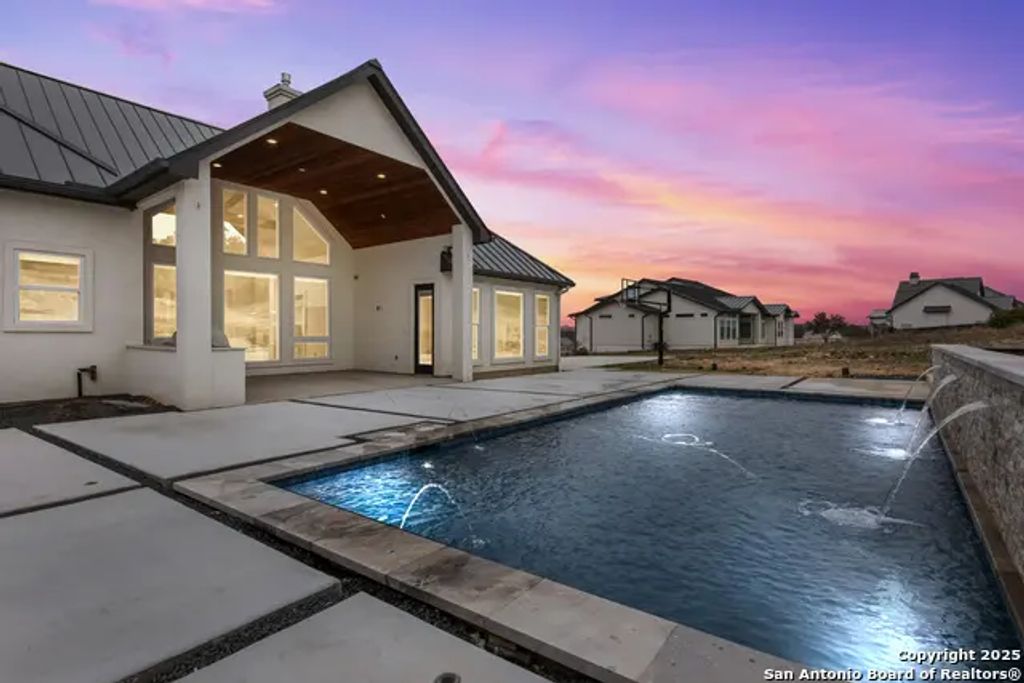 5971 Colin Ridge, New Braunfels