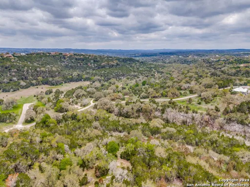 192 Macaw Ln, Spring Branch