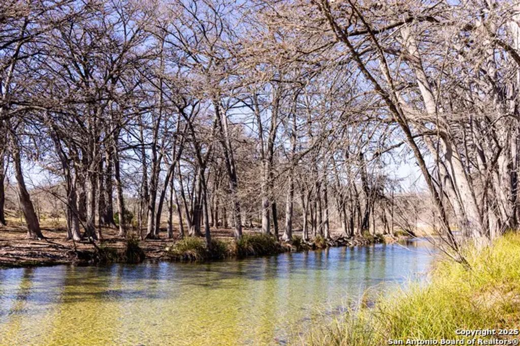 2400 Little Dry Frio Road, Rio Frio