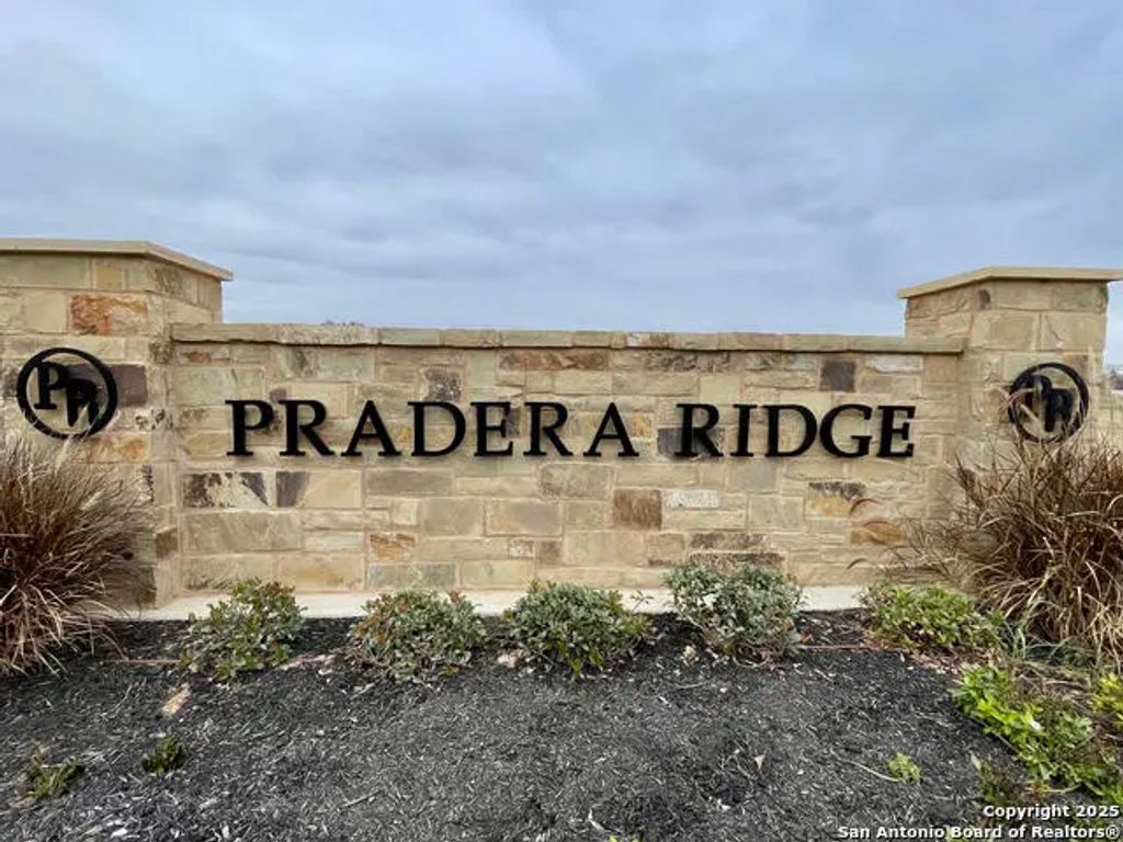 136 Pradera Ridge, Floresville