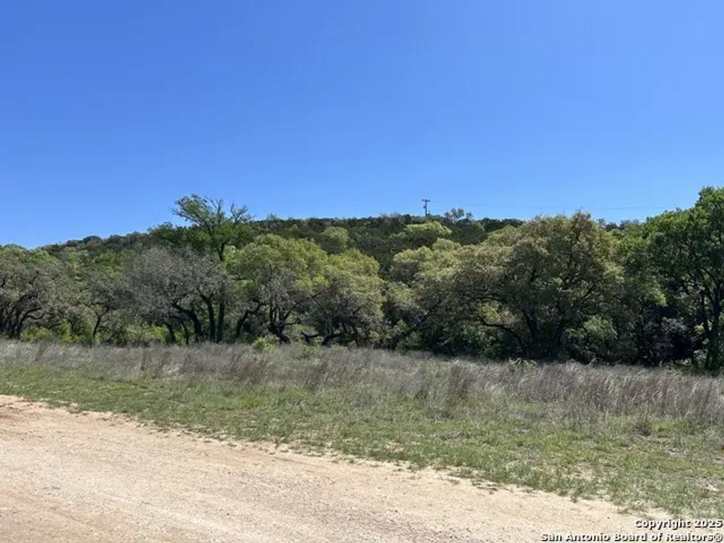 N State Highway 16, Helotes