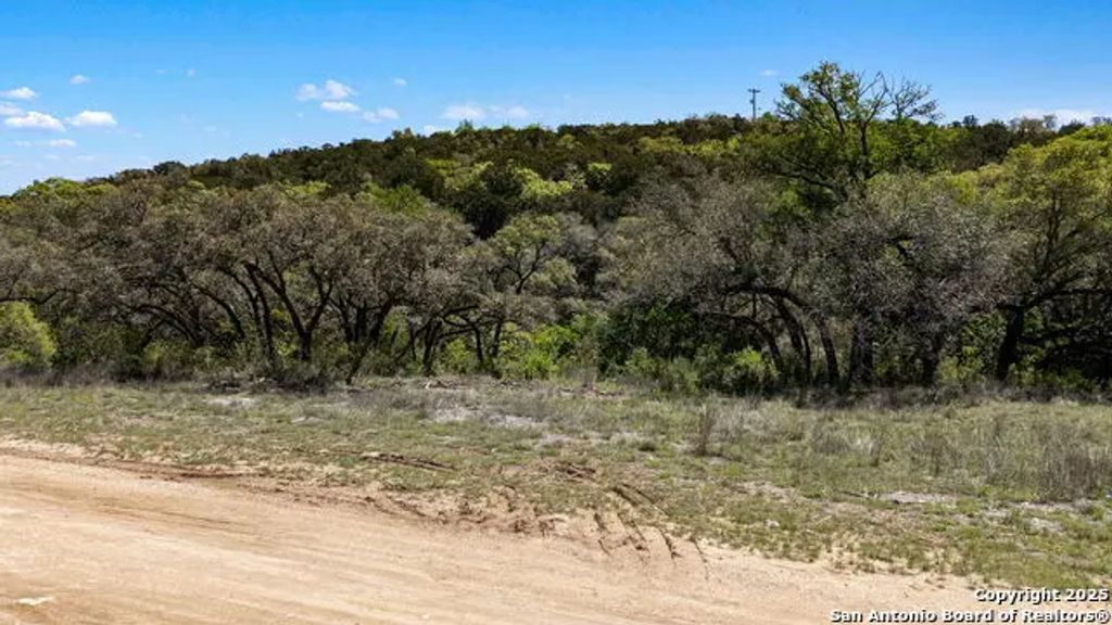 N State Highway 16, Helotes