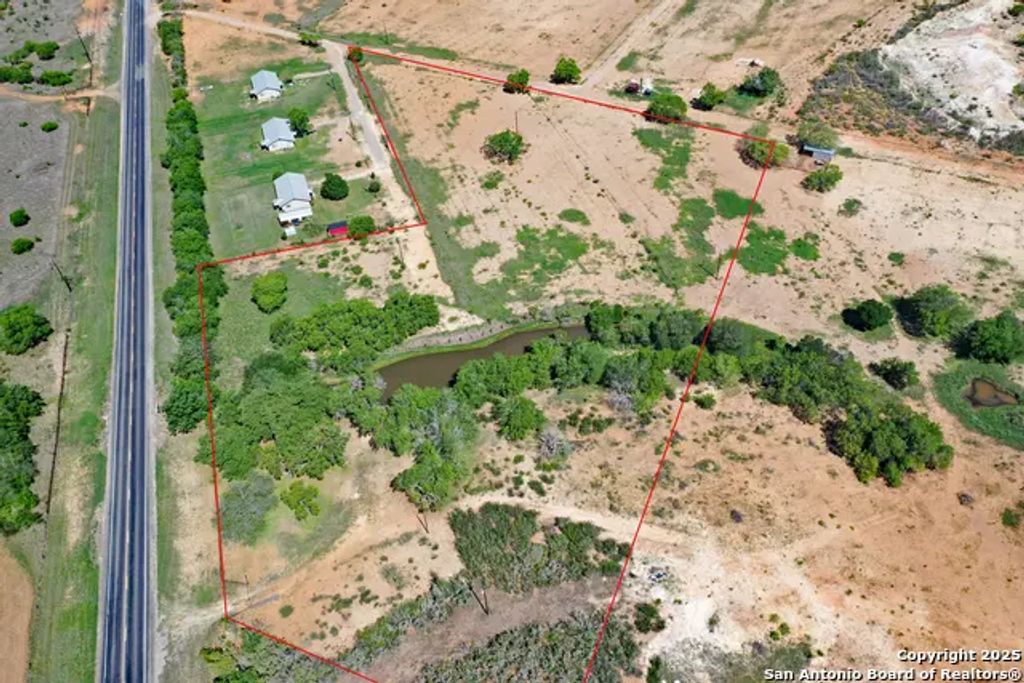 S State Highway 173, Devine