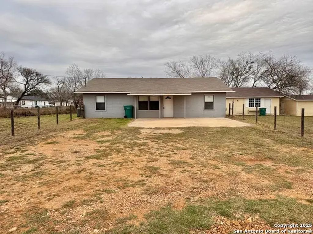 203 Zanderson, Jourdanton